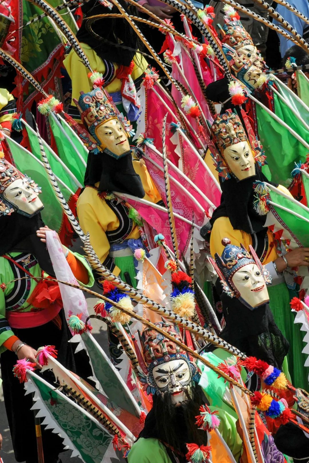 如何看懂中国第一山地省的多彩文化史诗？