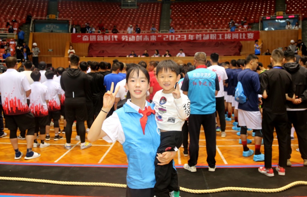 2019年全国职工沙地拔河比赛,拔河比赛凝聚同心齐力