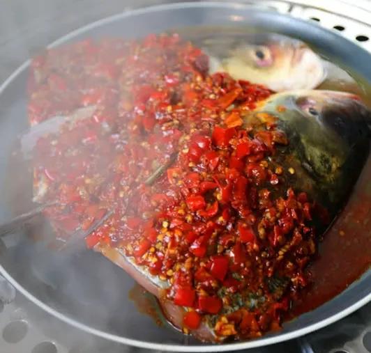 过年鱼头做法,分享一道剁椒鱼头家常做法