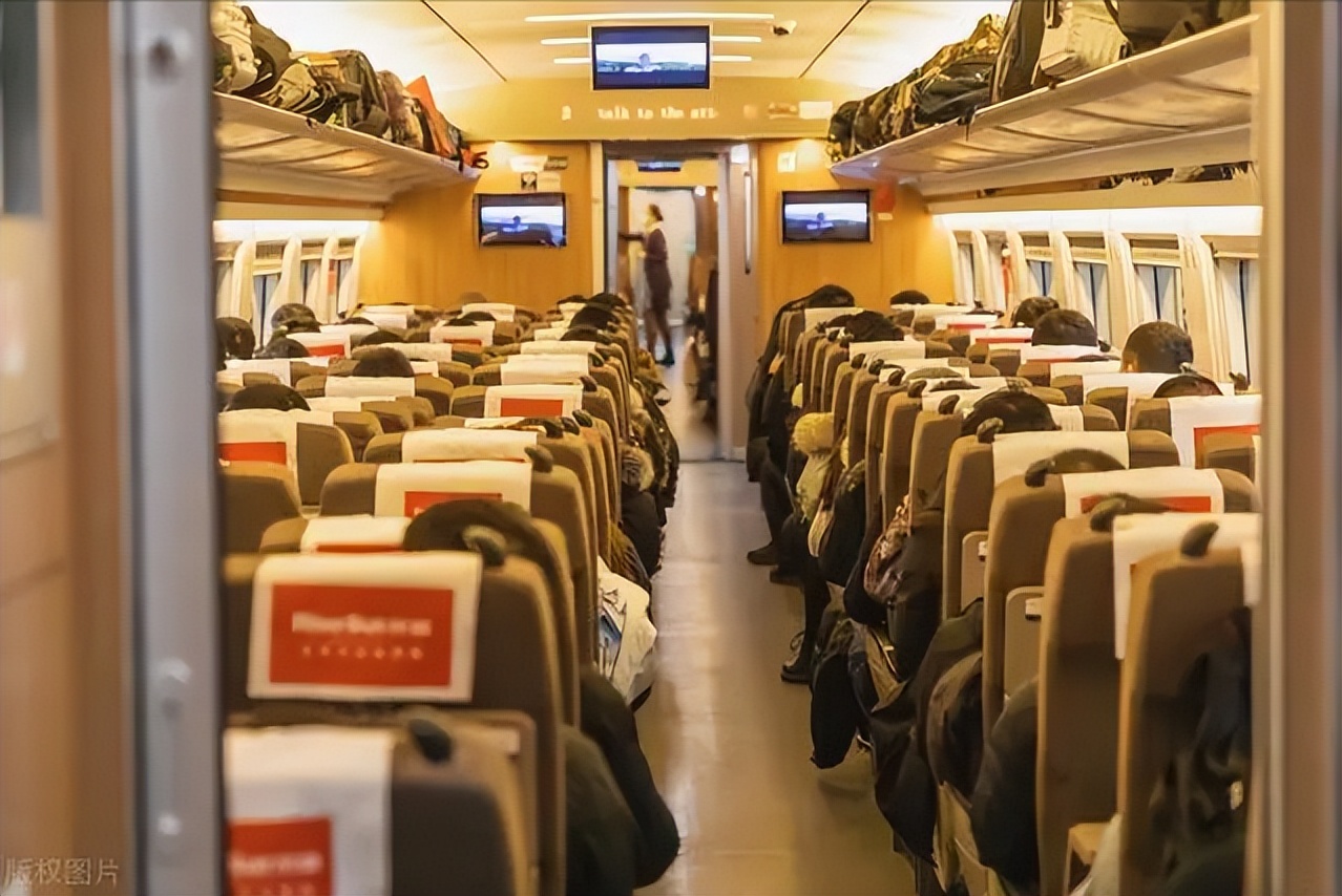 高铁掌掴事件发声处理结果,高铁掌掴事件各打五十大板引争议