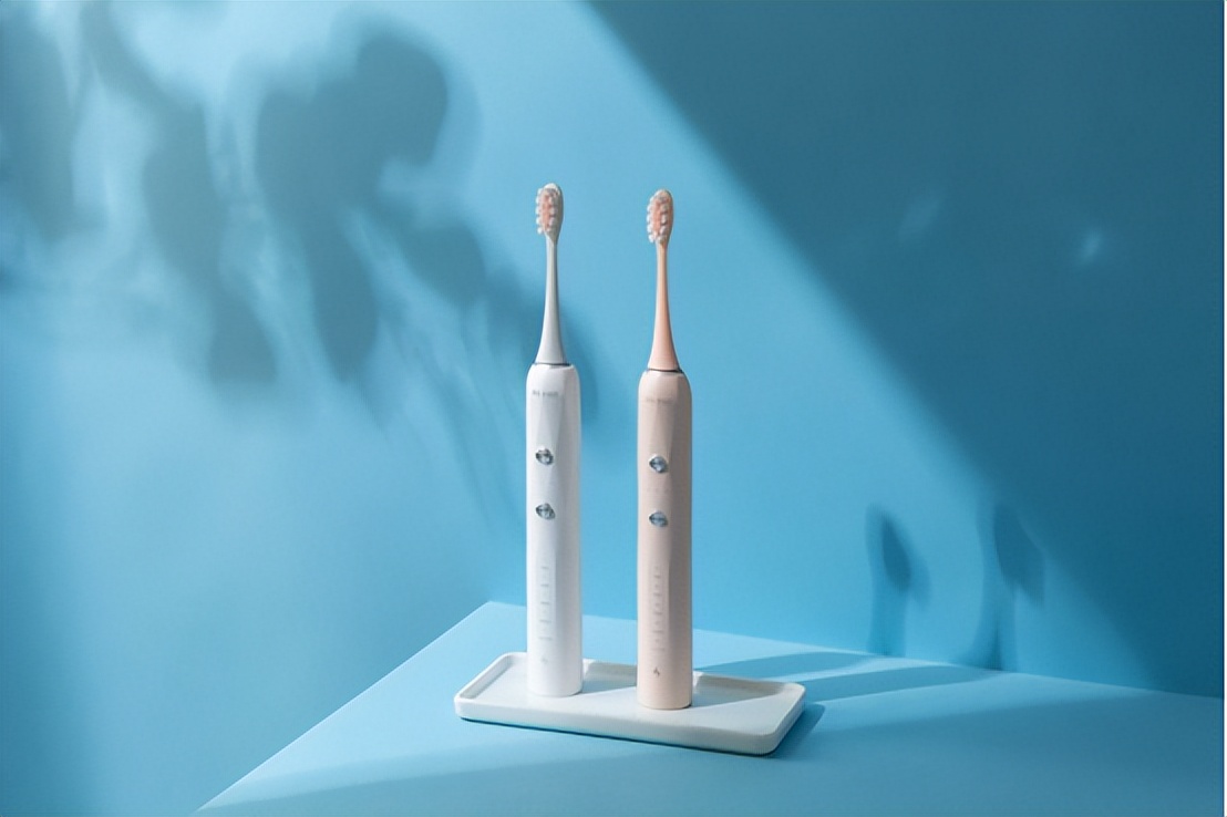 飞利浦usmile电动牙刷测评,电动牙刷推荐欧乐b