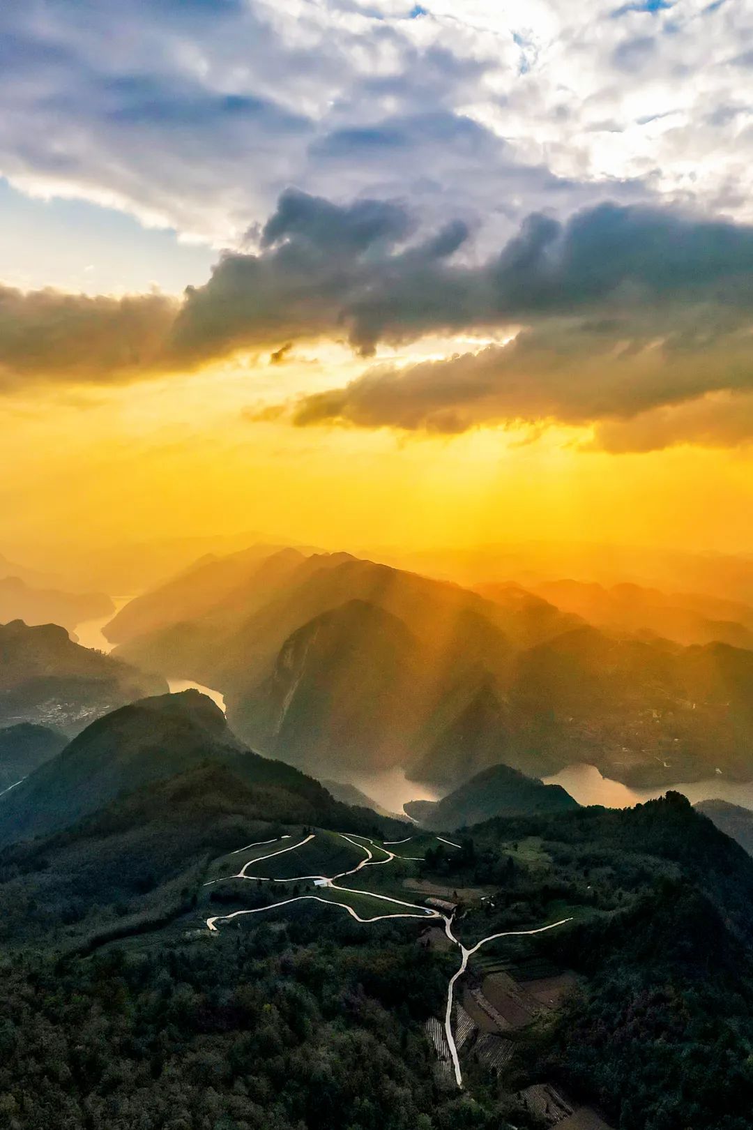 怎样才能了解中国真正的历史,怎么从头到尾了解中国的所有历史