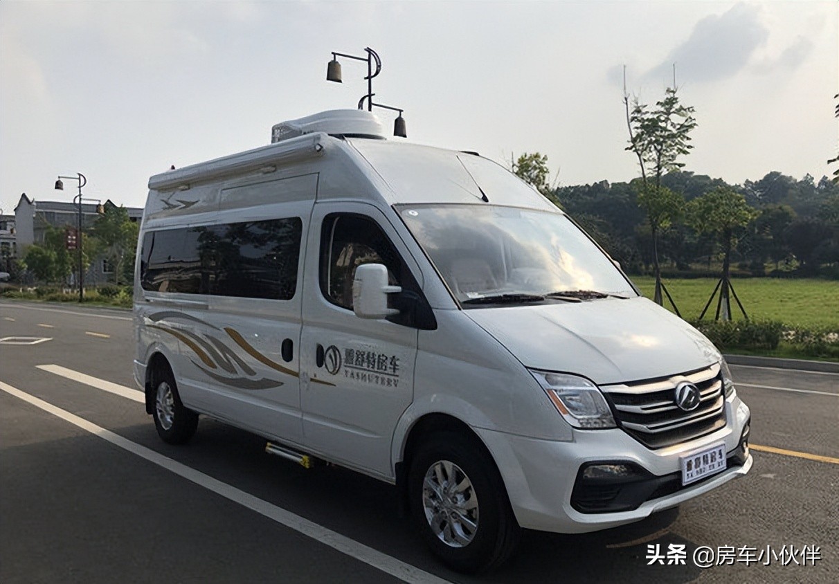 福特房车对比上汽大通原厂房车,高级福特房车改装案例