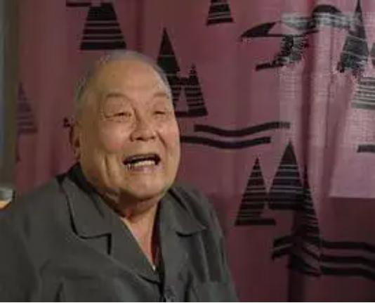 *小平邓**烟瘾大，晚年被女儿“管制”戒烟笑说：我这个人不自由啊