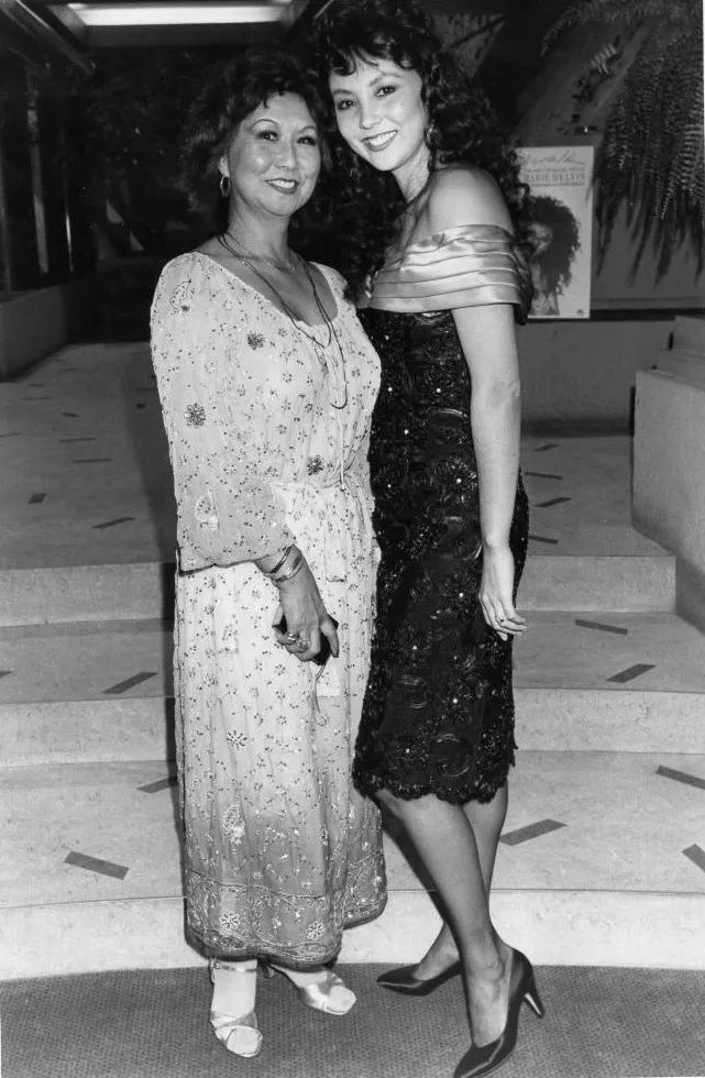 那位曾靓绝时尚圈、串起欧洲上流社会的超模为何落魄至此……