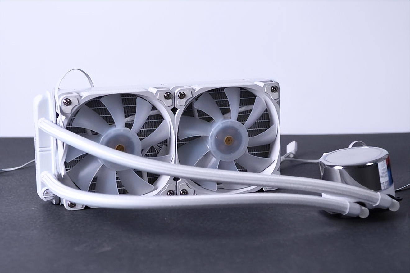 技嘉b760m电竞小雕是丐版吗,技嘉b760ddr4小雕评测