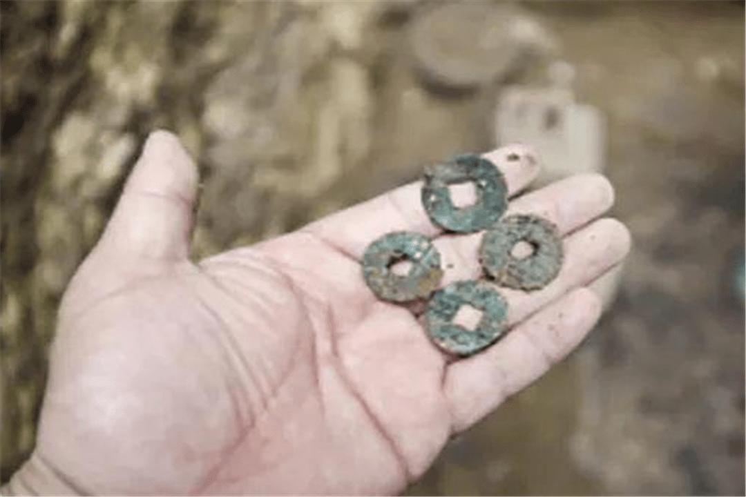 汉代出土的钱币,汉代出土墓葬钱币图片大全