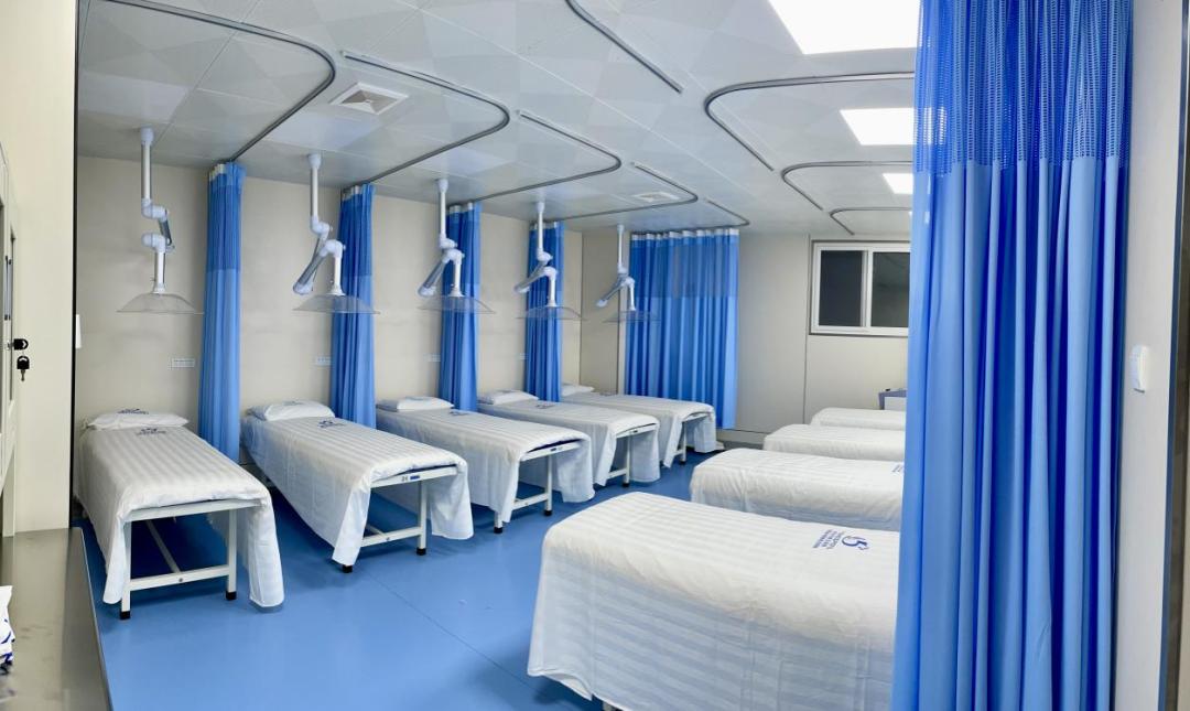 市中医院推拿针灸门诊部,五院康复理疗大厅