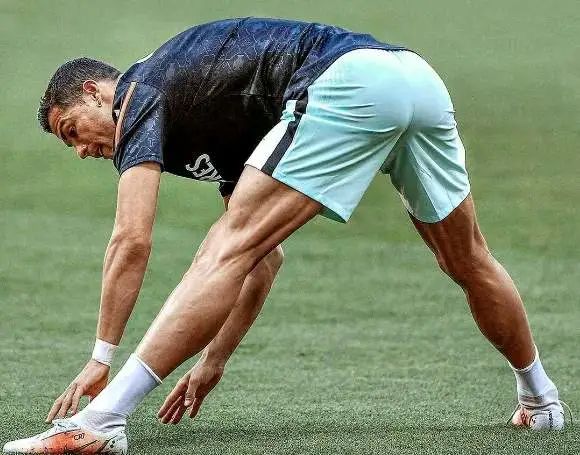 足球巨星c罗身高多少,足球巨星c罗健身视频