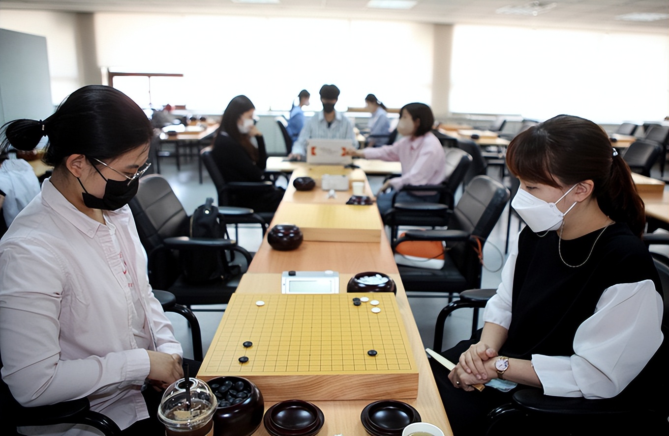 韩国第十六回男女打擂绅士队从爷爷变成大叔淑女队金恩持搭末班车