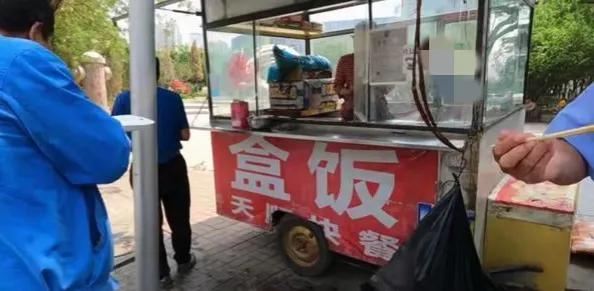 我38岁了应该干点啥赚钱,我四十多岁靠摆地摊养活自己