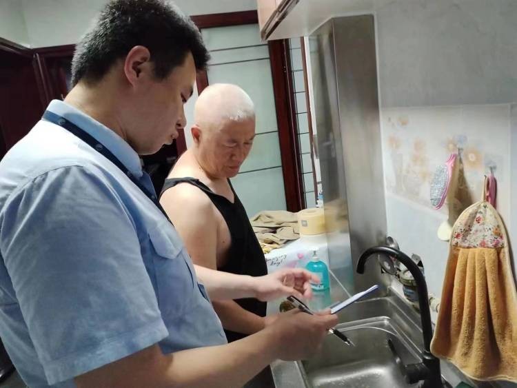 当好“水管家”服务“零距离”，他们用行动擦亮“清风窗口”