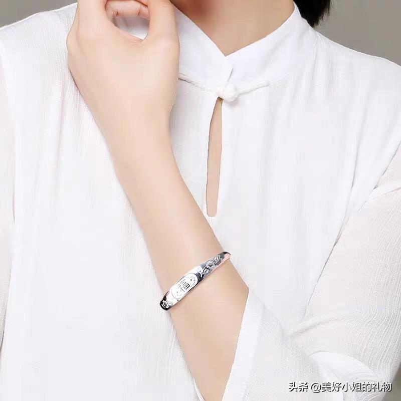 母亲节礼物项链黄金推荐,母亲节礼物排行榜前十名黄金饰品