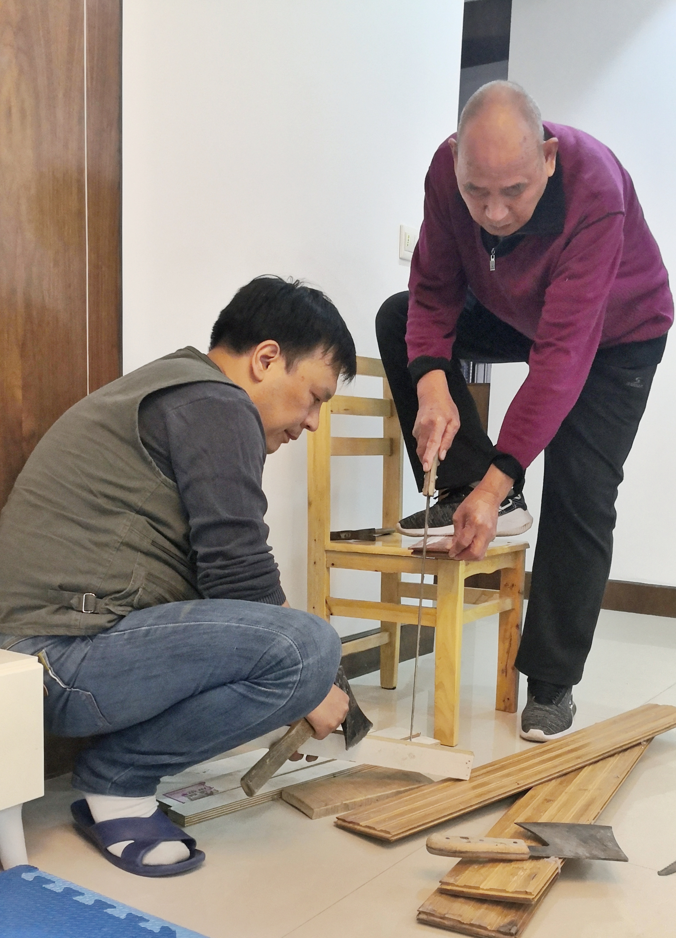 一套来自两千年前的木工工具,100年前的木工工具箱