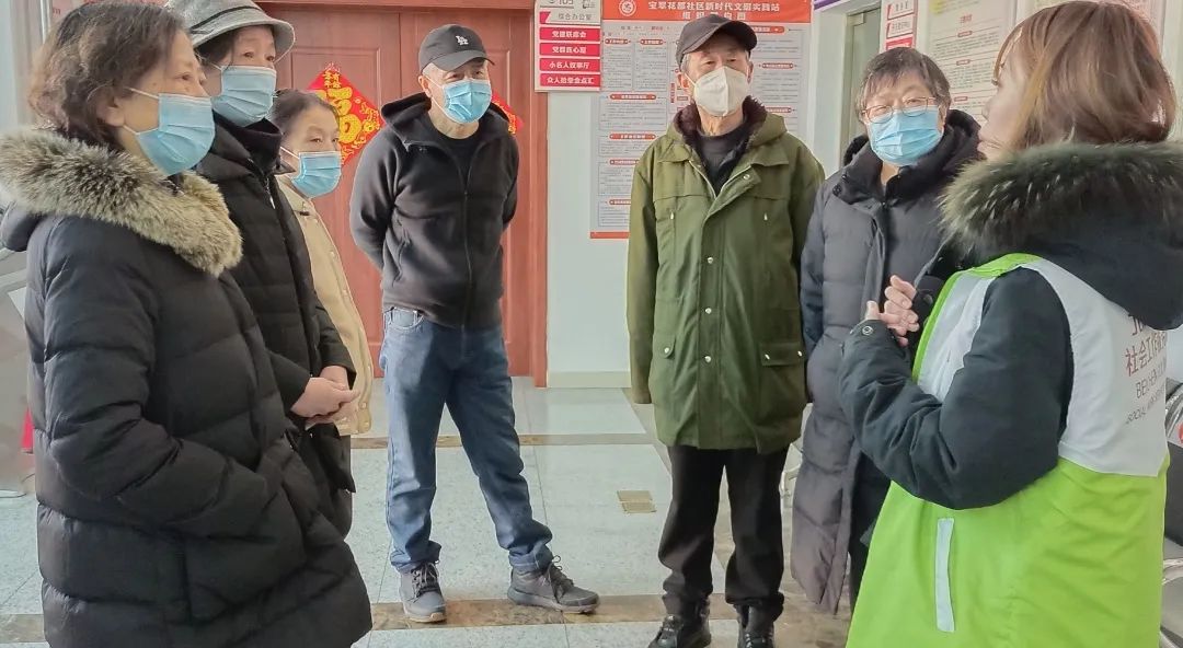 社区平安志愿者夜间巡逻,社区新时代文明实践站志愿服务队