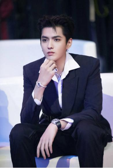 归国四子鹿晗关晓彤,鹿晗带关晓彤录五哈是哪一期