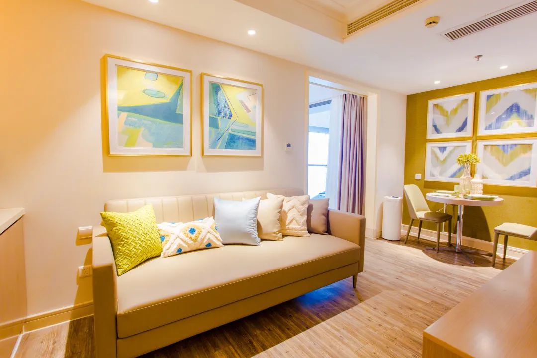 娴庡崡钀岃鏈堝瓙涓績鎺㈠簵,娴庡崡钀岃