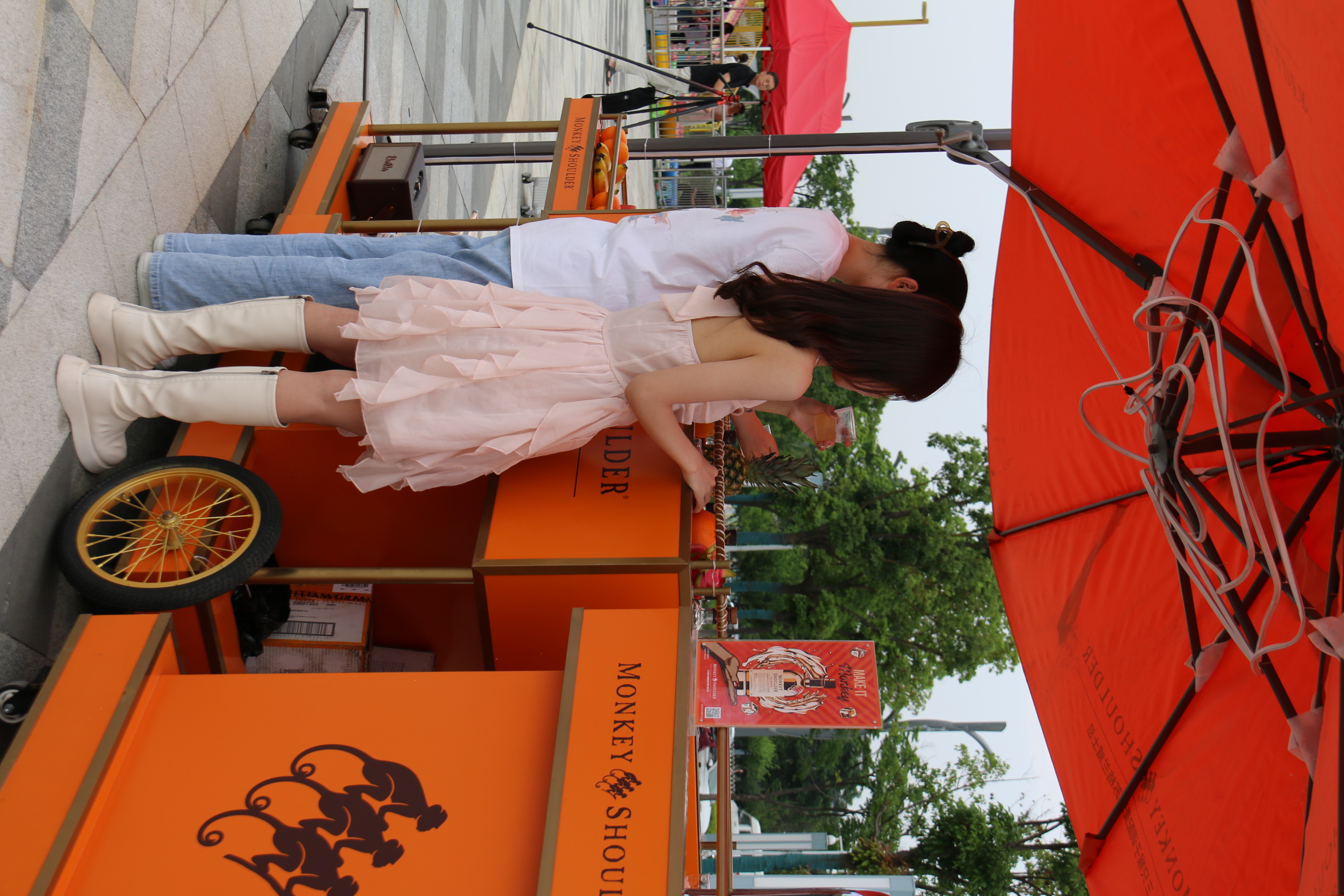 不想上班的的年轻人都在干嘛,现在的年轻人都不努力工作