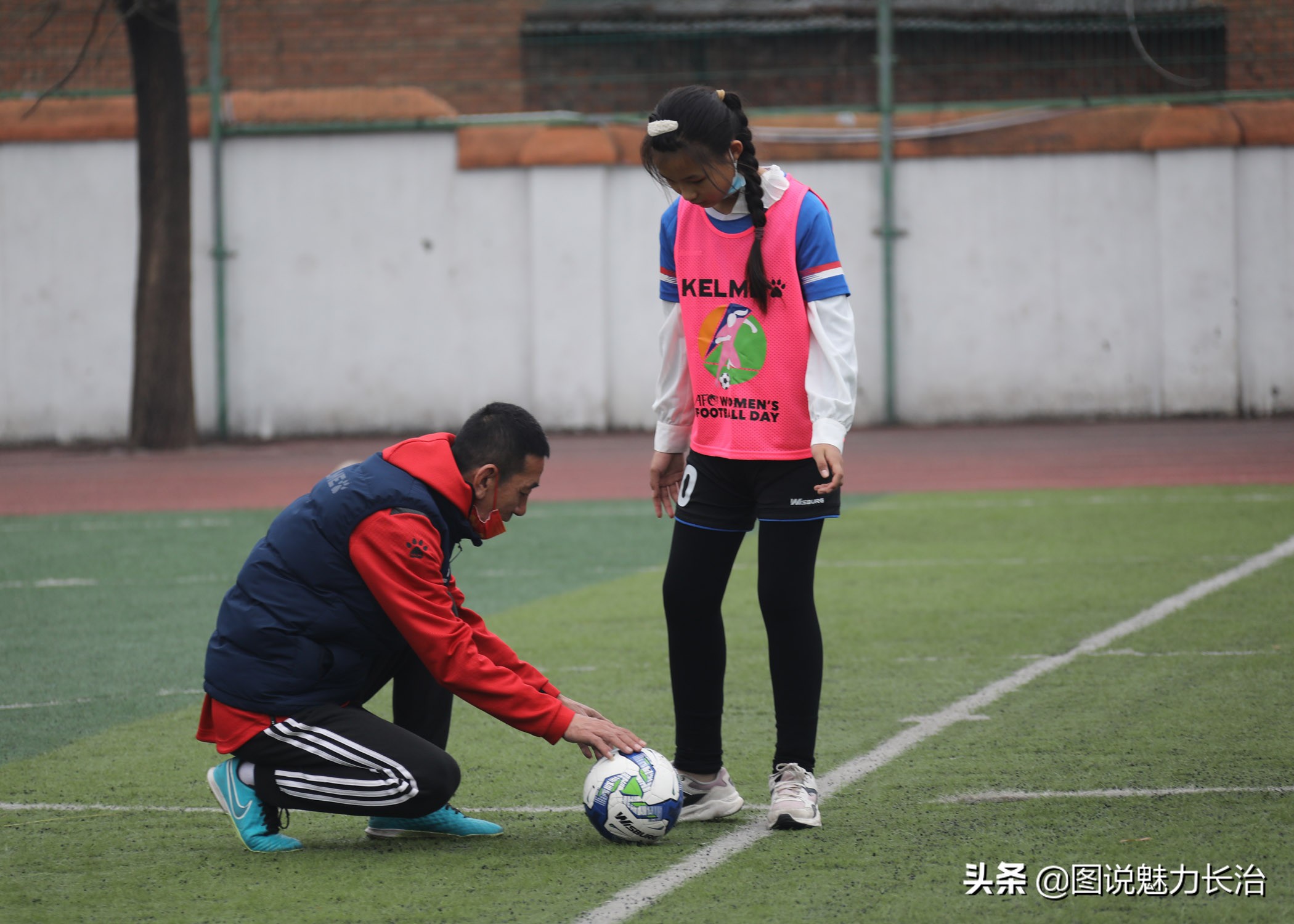 春雨助兴2022年亚足联女足日女孩足球节长治活动在东关小学举行