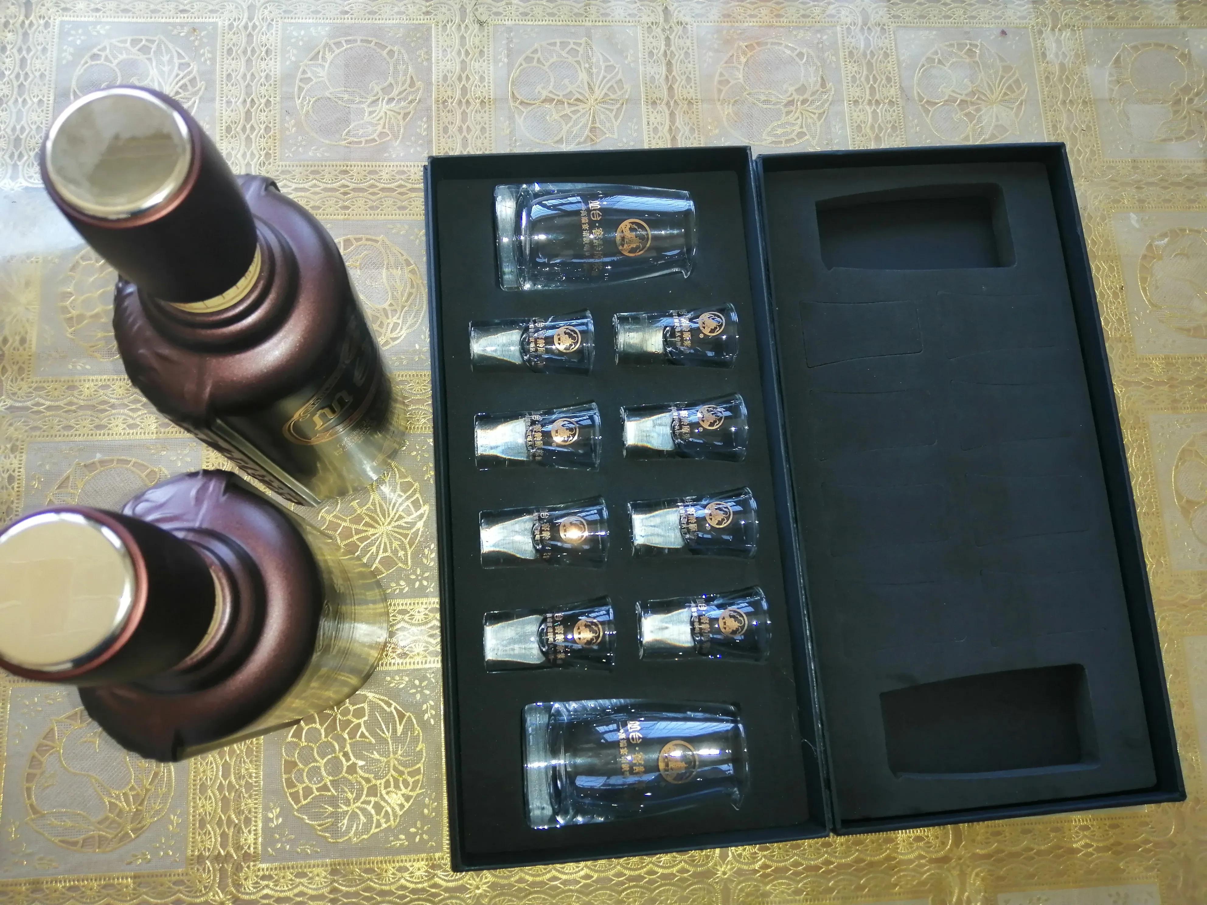 分酒器和小酒杯的区别,分酒器和小酒杯图片