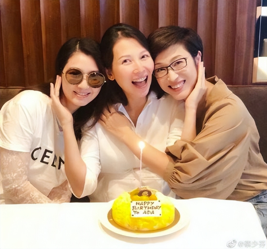 “最惨港姐”蔡少芬：6年获刘銮雄1.6亿资产，为何深得原配喜欢？