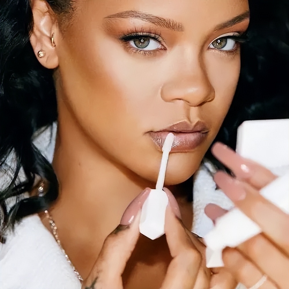 蕾哈娜资本,蕾哈娜成名之路