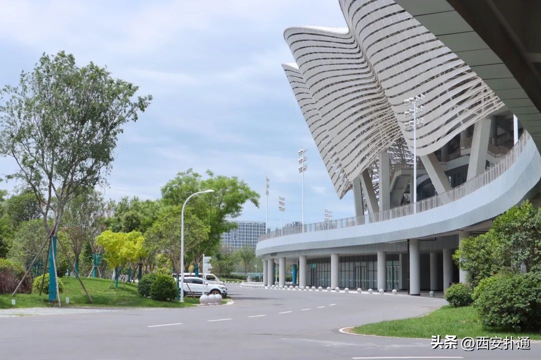 西安奥体中心音乐喷泉现在开放吗,西安奥体中心和兰州奥体中心对比