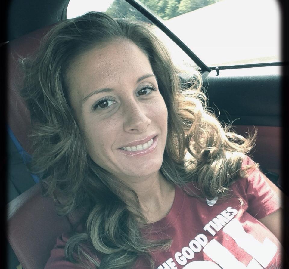 美国单身辣妈网恋假帅哥被威胁p果照！逃脱后遇照片真人甜蜜热恋