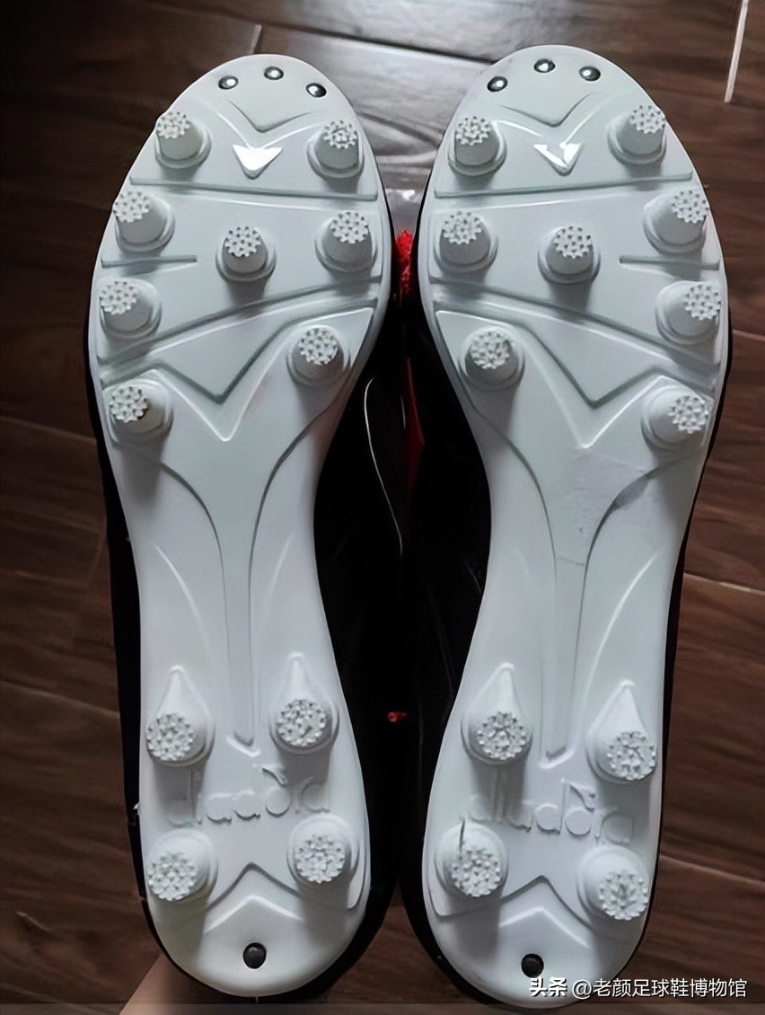 向山寨妥协的意大利第一运动品牌，福建产迪多登陆英国足球鞋圣殿