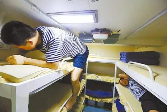 潜艇兵的生活环境,潜艇兵一年下潜多少天