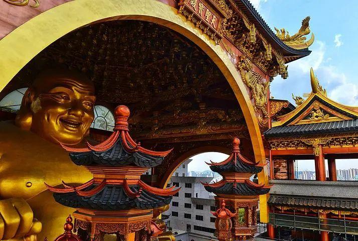 广西一个小山村的布达拉宫,一个不为人知的地方