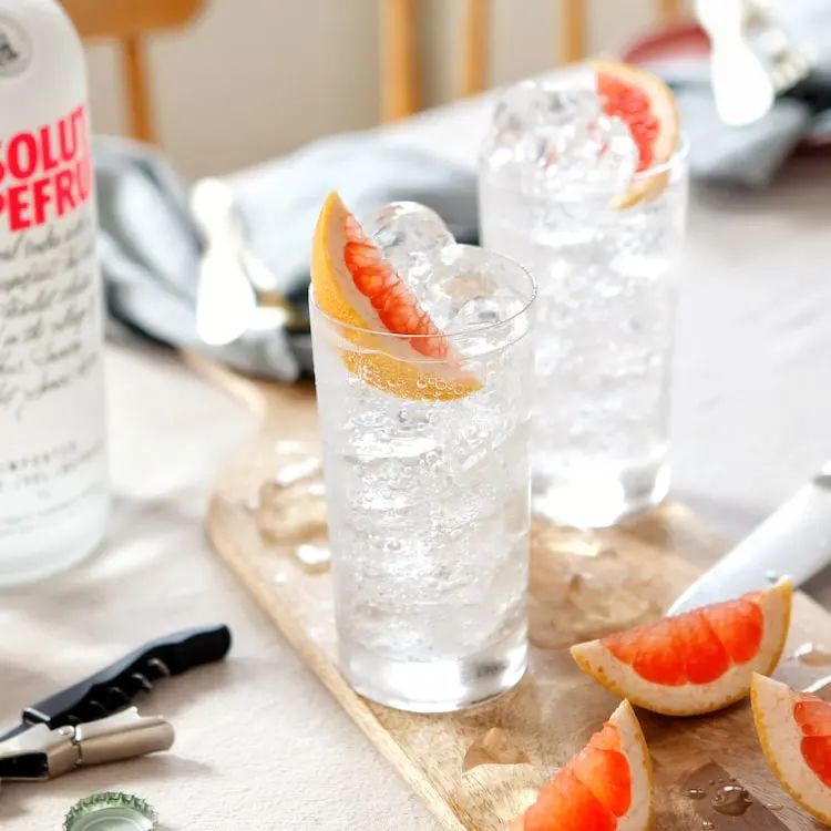 2077蓝调伏特加古典鸡尾酒,15年的伏特加酒多少钱一瓶