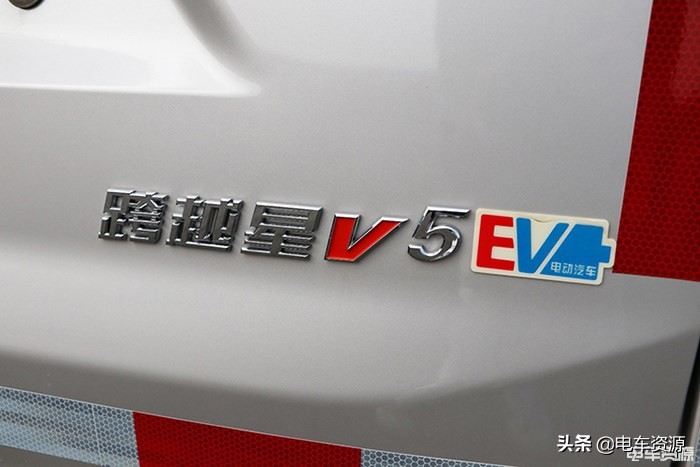 长安跨越星v5五座货箱尺寸,长安跨越星v5和睿行m60哪个货箱大
