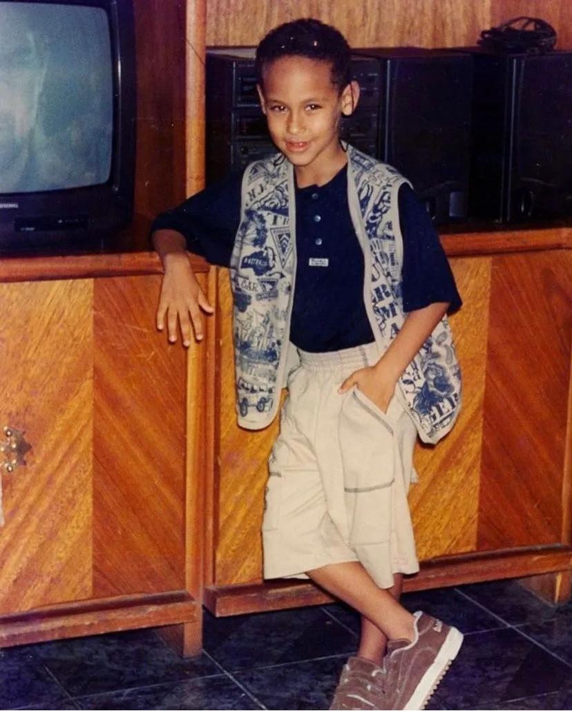 足坛“风流大师”，17岁当爹，30岁已换20个女友，如今女友又怀孕