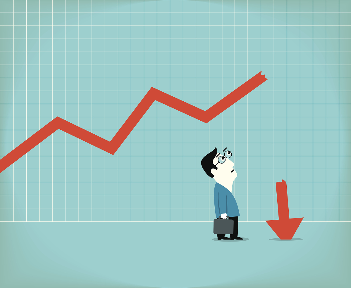 我同学，清华大学毕业，如今却靠在江西小县城修照片，月入5万元