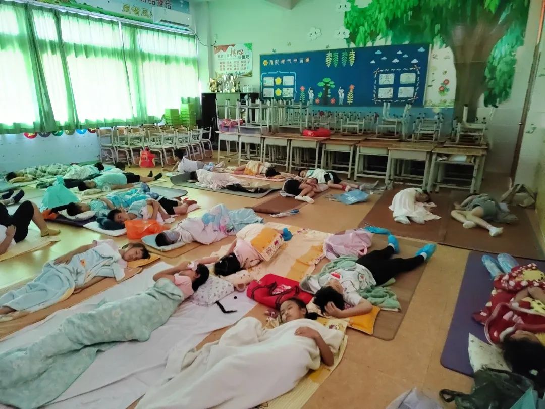 直击课外喵暑托开课首日情况：能和同学一起过暑假，太好玩了