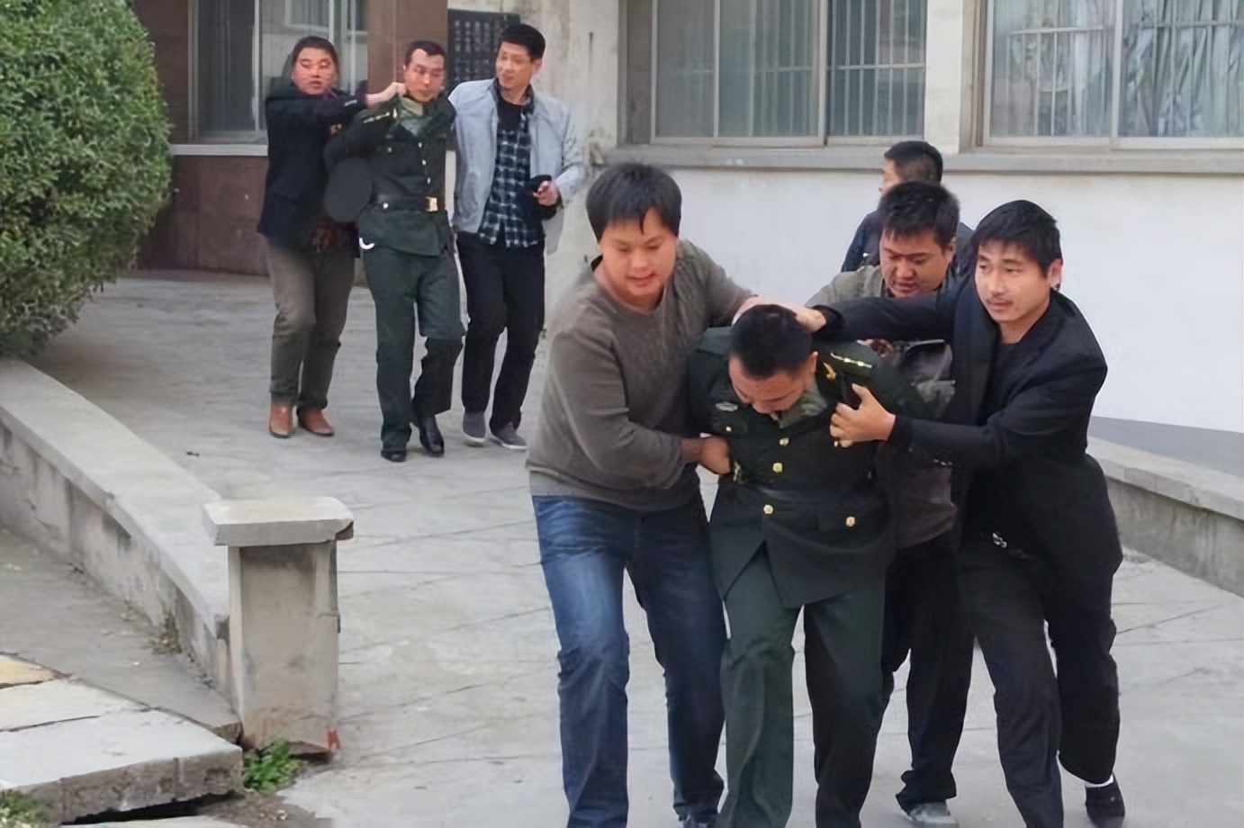 假少将骗财,假少将去诈骗