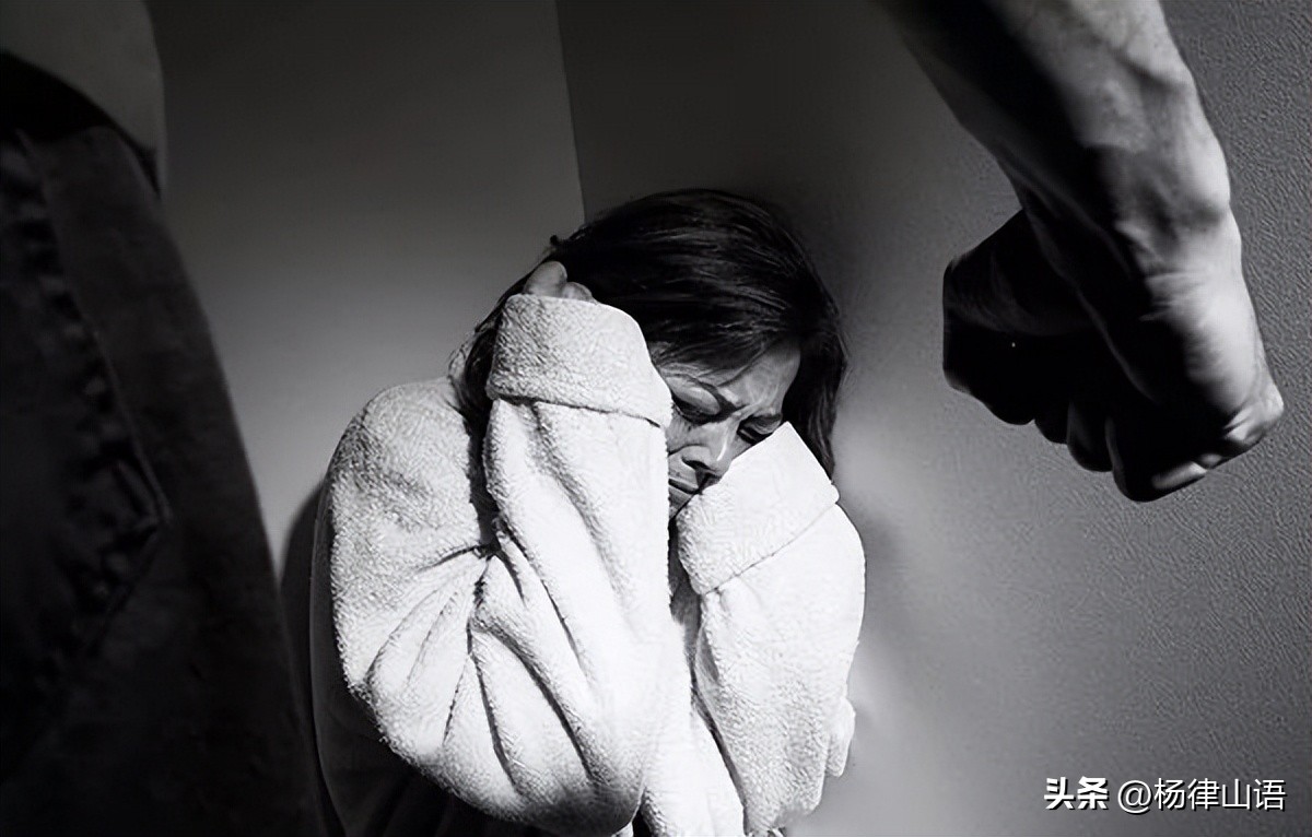 辽宁20岁女孩卖淫吸毒被民警抓获,23岁妇女卖淫嫖娼被抓有案底吗