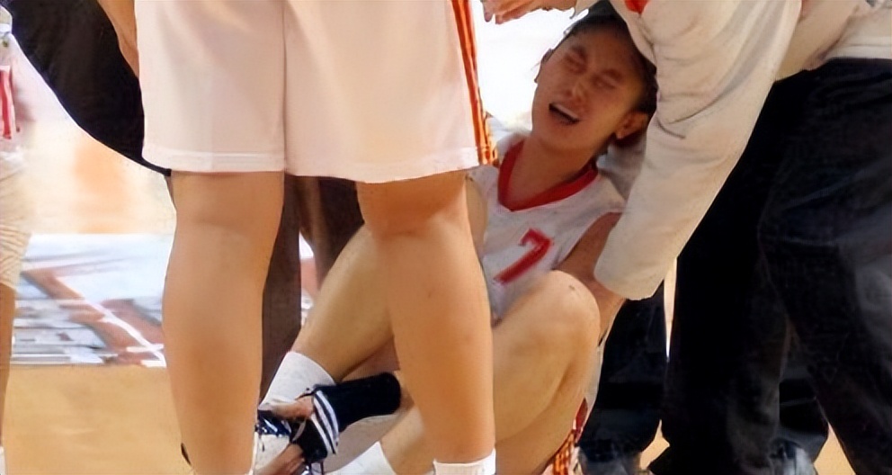 中国女篮王思雨照片好看一点的,徐杰和张茹王思雨身高啥关系