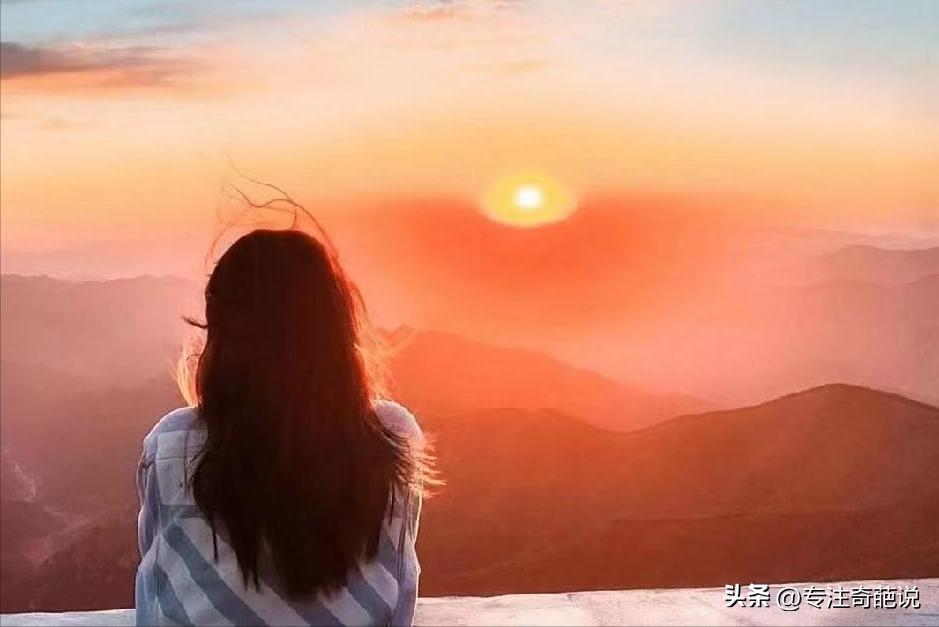 女子几杯红酒下肚，醒来发现内衣肩带松了