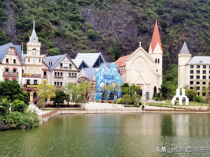 广州出发-英德1天游，美拍狗尾巴草，打卡巧克力小镇，千亩茶园