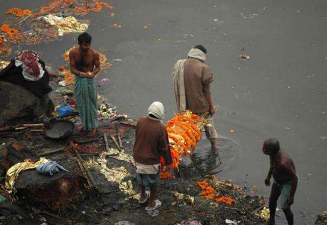 人类同类相食是怎么回事,人类基因有防止人吃人的吗