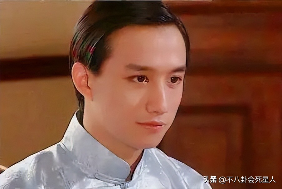 脸部垮掉的男人,脸部塌陷的男生