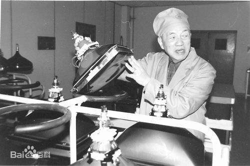 百年照明工业四大功勋人物,照明十大杰出人物