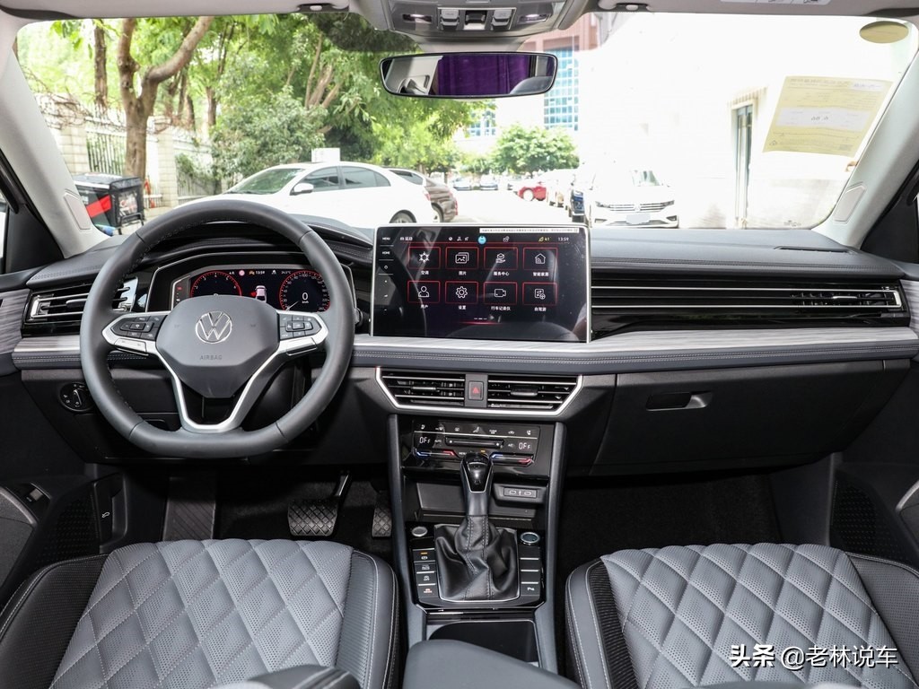 速腾和思域驾驶感受对比,开惯了自己的车开别人的车很别扭