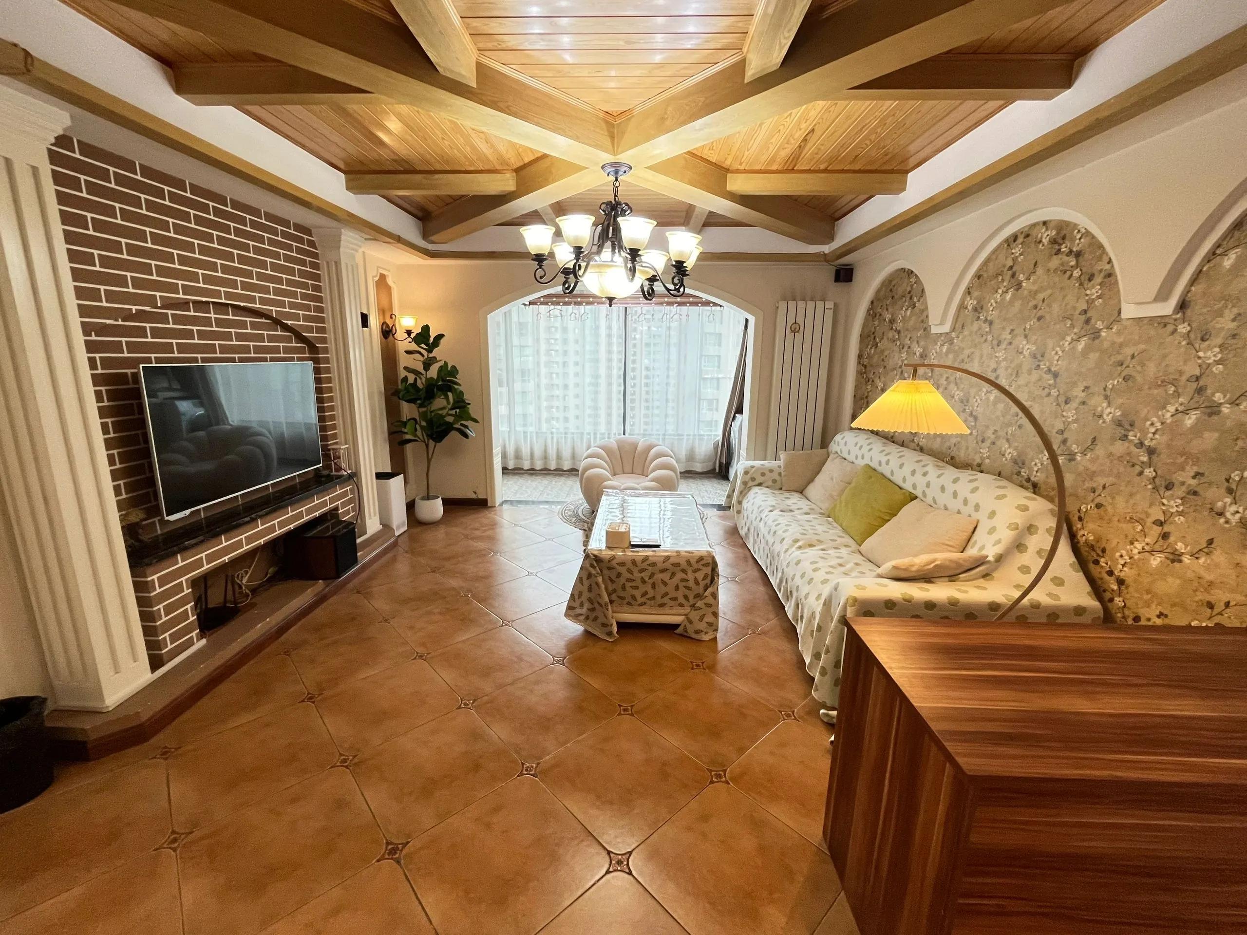 洛阳宝藏民宿室内无边泳池,洛阳三室的民宿好出租吗