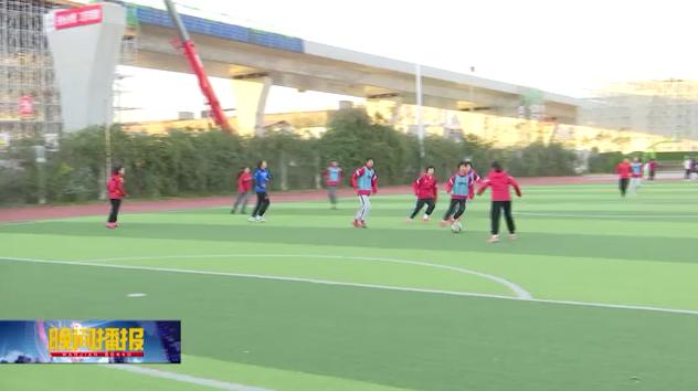 市队校队,铿锵玫瑰绽放绿茵场