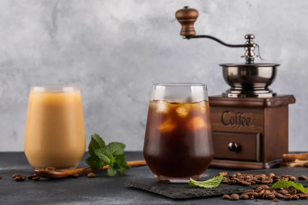 星巴克咖啡店vs瑞幸咖啡店,除了星巴克和瑞幸还有哪个咖啡店