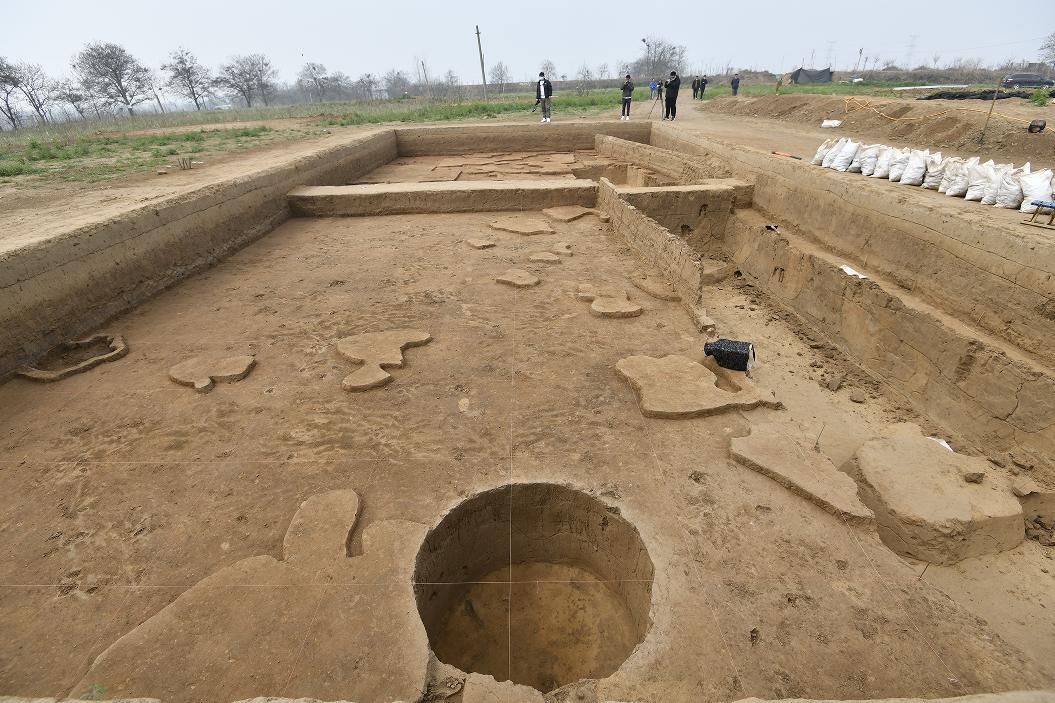 历史上的石磨盘,中国最大的千年石磨盘在哪里