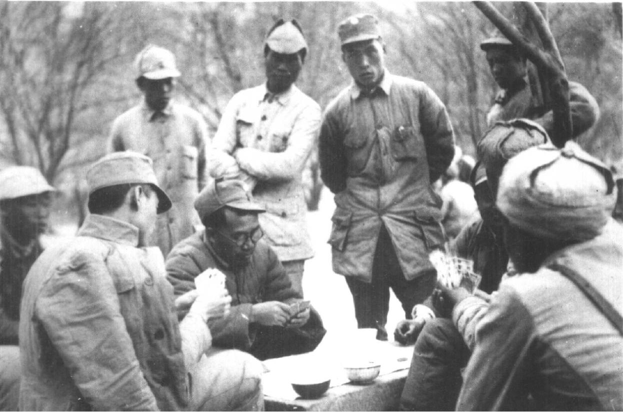 39年，*德朱**参加八路军排球比赛的照片，老当益壮，不像50多岁的人